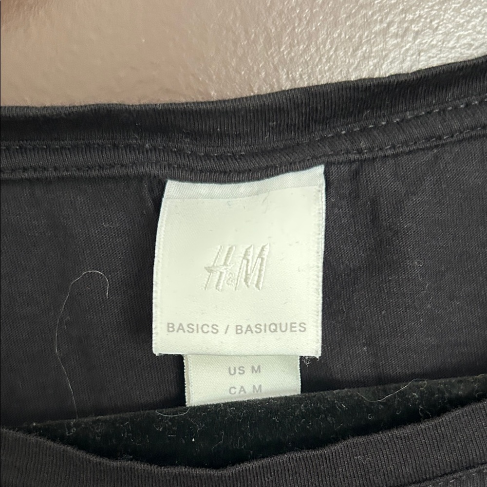 H&M Black Short Sleeve Crewneck Tee - Picture 2 of 3